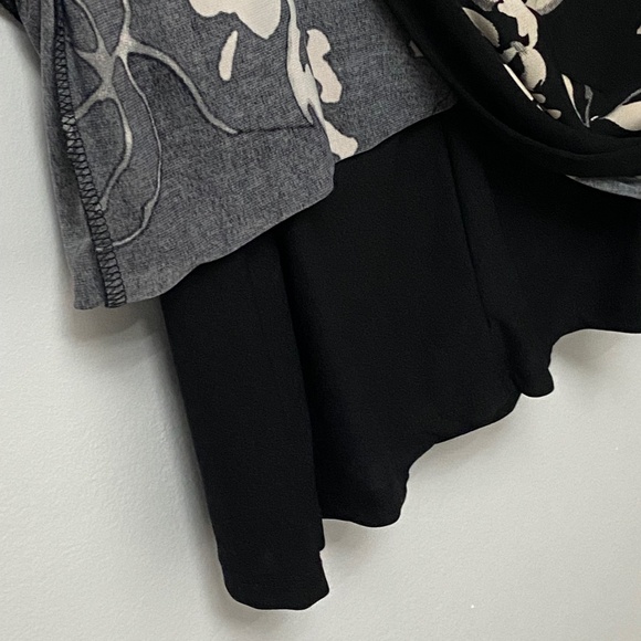 Le Chateau Floral Dress - Picture 5 of 6